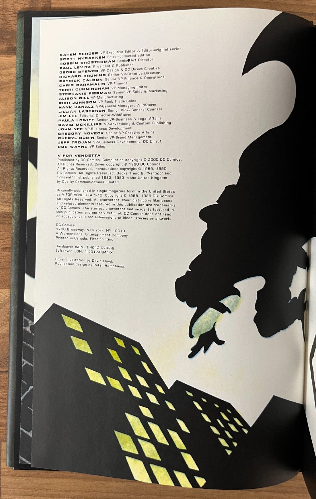 V FOR VENDETTA, Graphic Novel by Alan Moore & David Lloyd, Vertigo (2005) HC/DJ