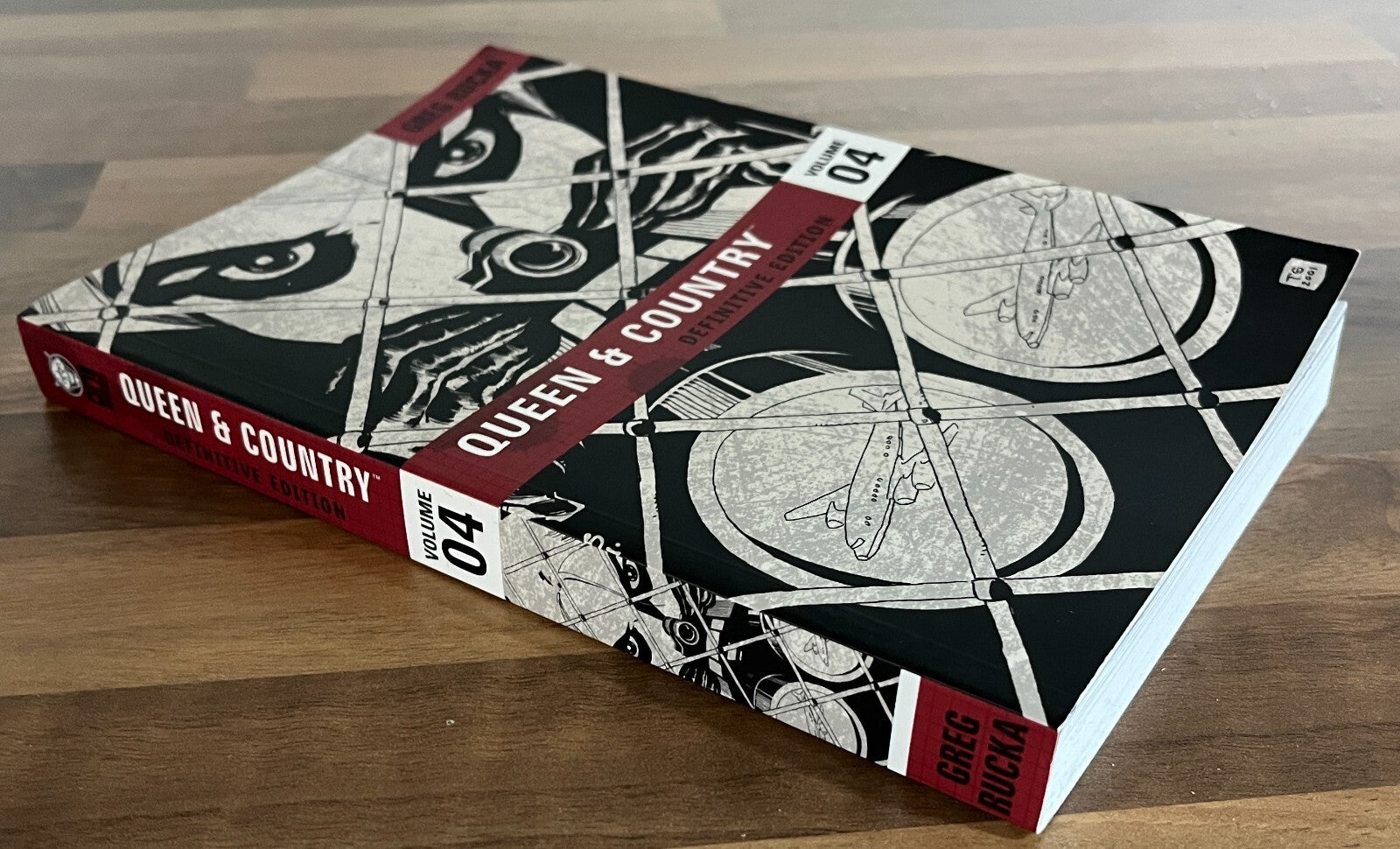 QUEEN & COUNTRY DEFINITIVE EDITION VOL. 1-4 SET GREG RUCKA