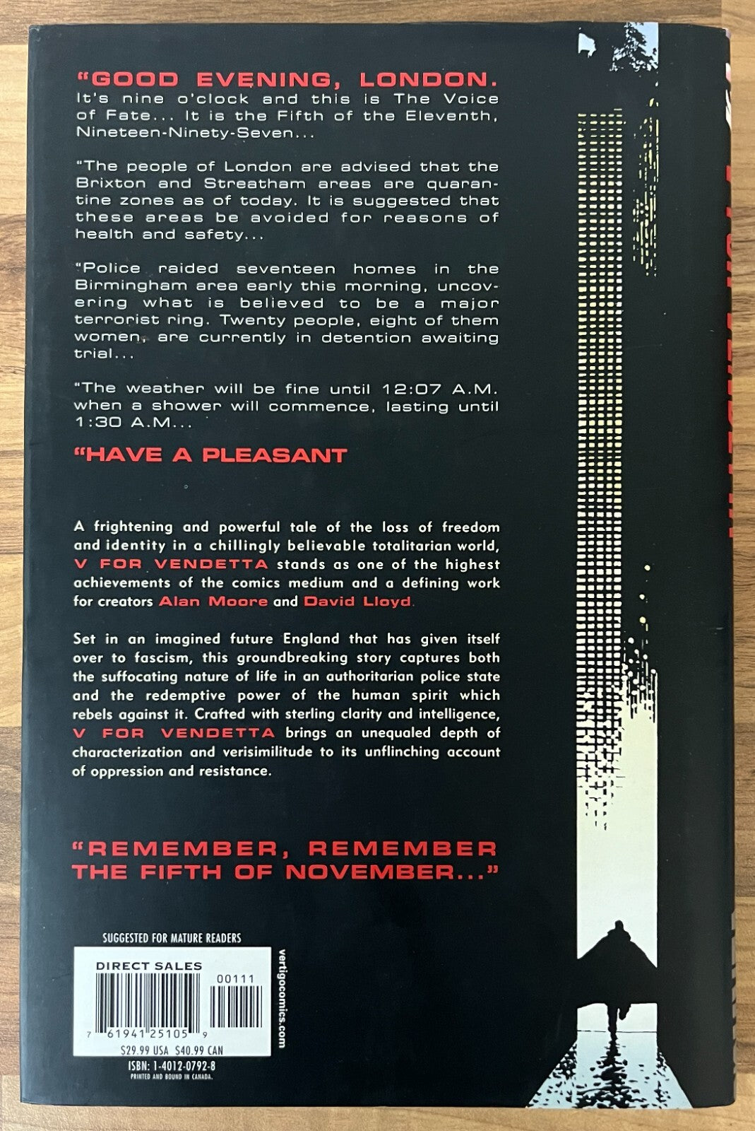 V FOR VENDETTA, Graphic Novel by Alan Moore & David Lloyd, Vertigo (2005) HC/DJ