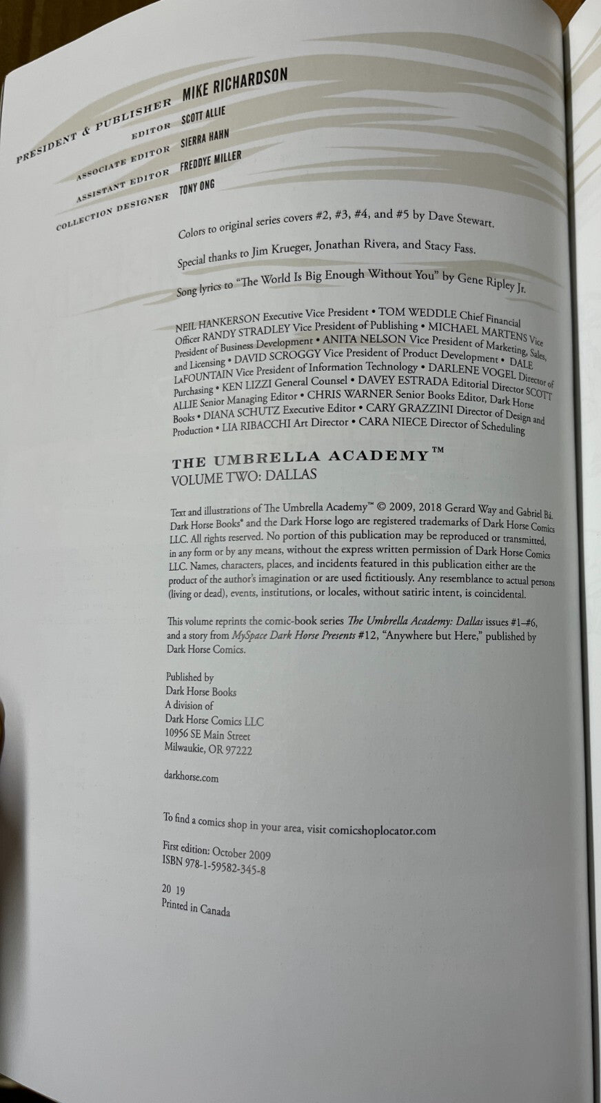 The Umbrella Academy Volume 2: Dallas by Gerard Way & Gabriel Ba (2009)