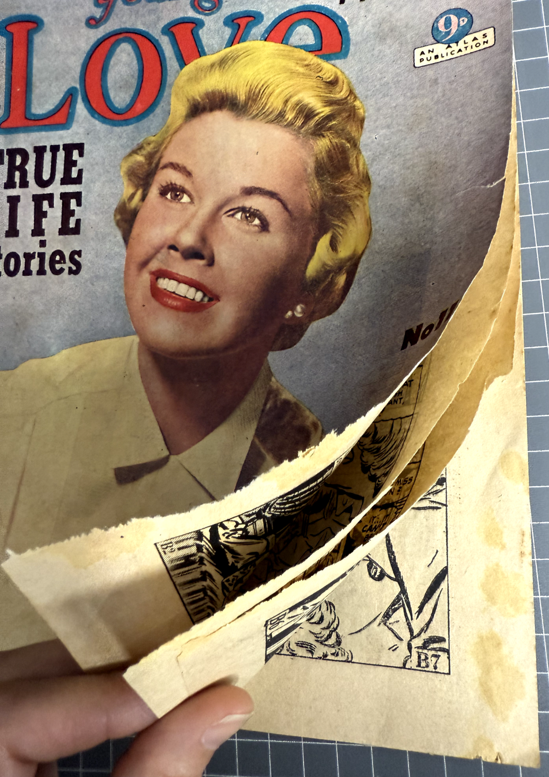 YOUNG LOVE #11 ATLAS PUBLICATIONS "DORIS DAY" AUSTRALIAN PRE-DECIMAL COMIC 1952