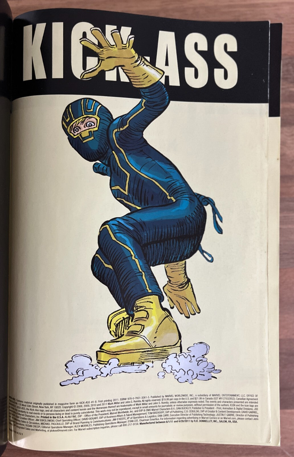 KICK-ASS by Mark Millar & John Romita Jr. Graphic Novel, 1st Edition/1st Print
