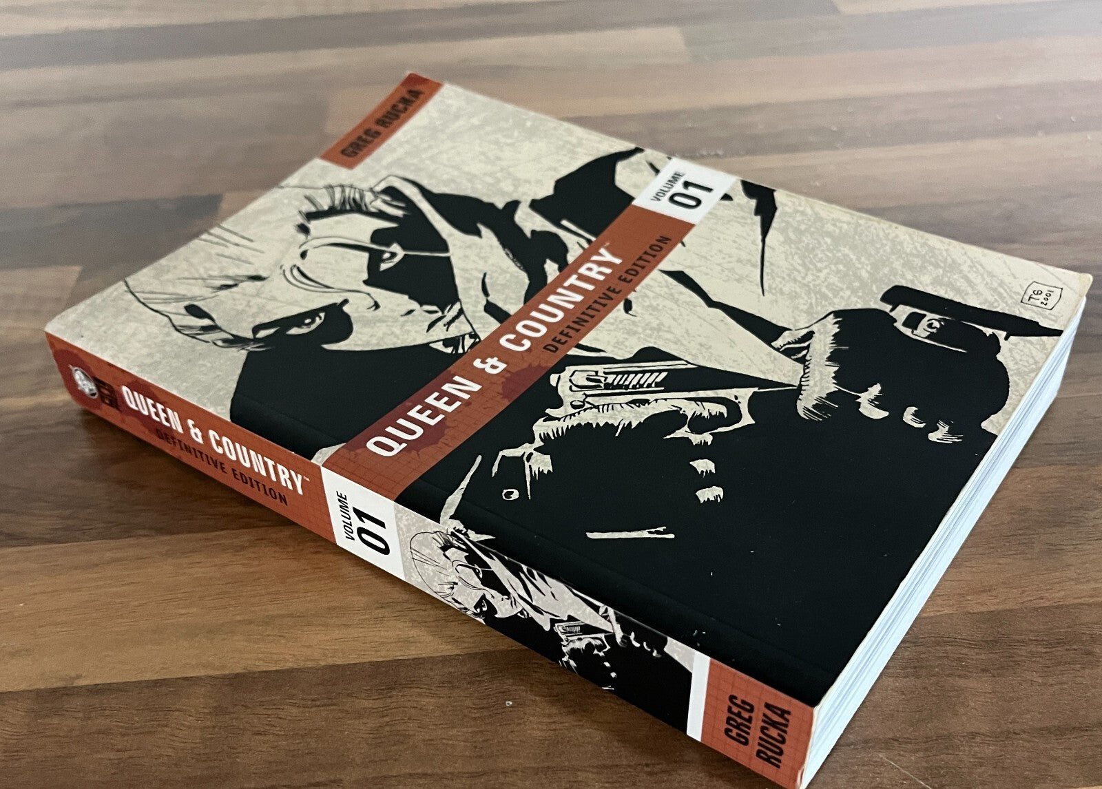 QUEEN & COUNTRY DEFINITIVE EDITION VOL. 1-4 SET GREG RUCKA