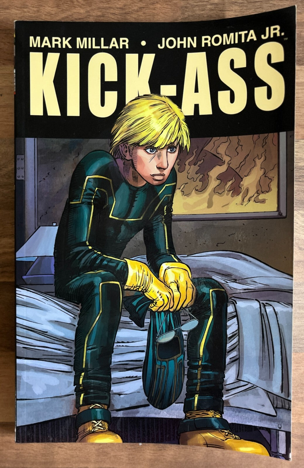 KICK-ASS by Mark Millar & John Romita Jr. Graphic Novel, 1st Edition/1st Print