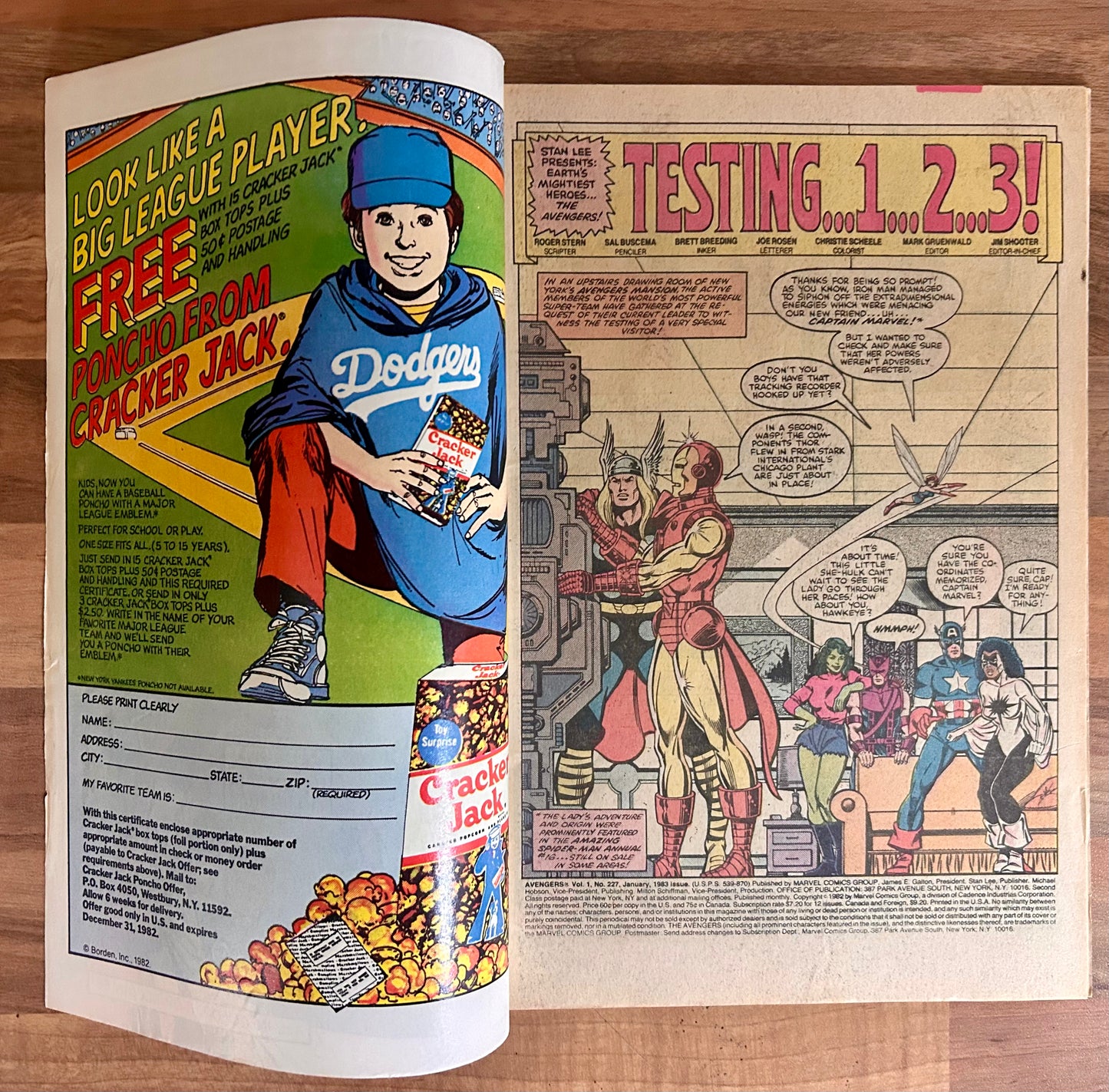 🔑 THE AVENGERS #227 [MARVEL COMICS] *CAPT MARVEL JOINS AVENGERS* 1983 FN/VF