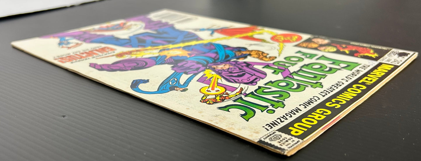 🔑 FANTASTIC FOUR #243 [MARVEL COMICS] NEWSSTAND *ICONIC COVER ART* 1982 VG