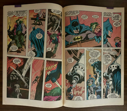 DETECTIVE COMICS #556 [DC COMICS] NEWSSTAND 1985 FN/VF