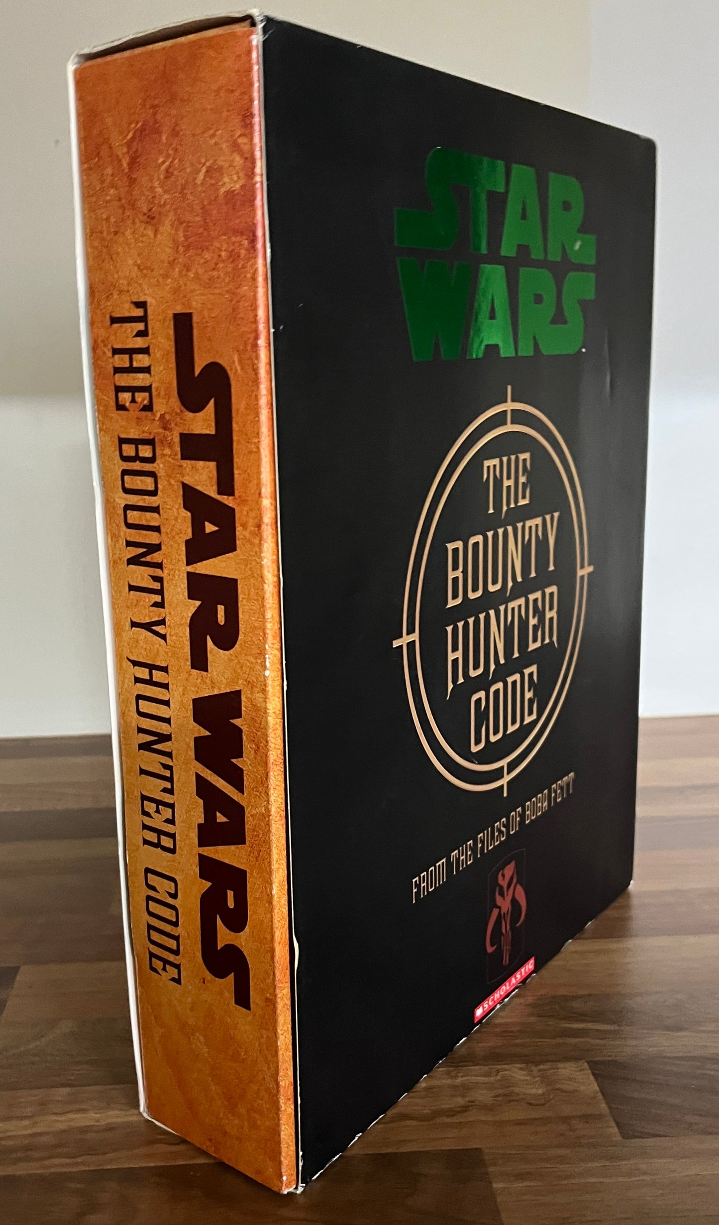 STAR WARS THE BOUNTY HUNTER CODE FROM THE FILES OF BOBA FETT DELUXE VAULT ED.