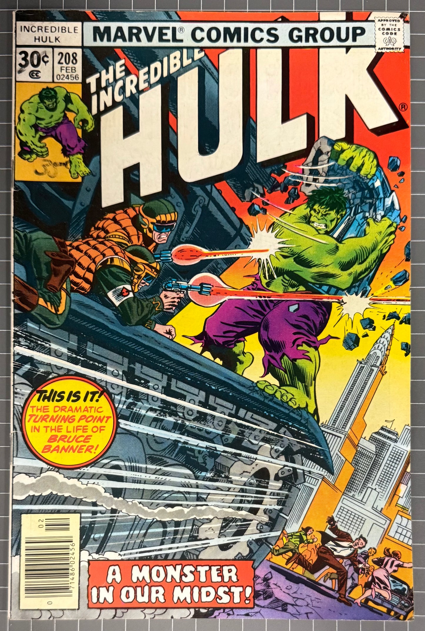 THE INCREDIBLE HULK #208 [MARVEL COMICS] NEWSSTAND 1977 FN/VF