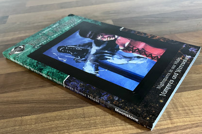 World of Darkness : Vampires and Werewolves : Nightmares in Our Midst Graphic Compendium