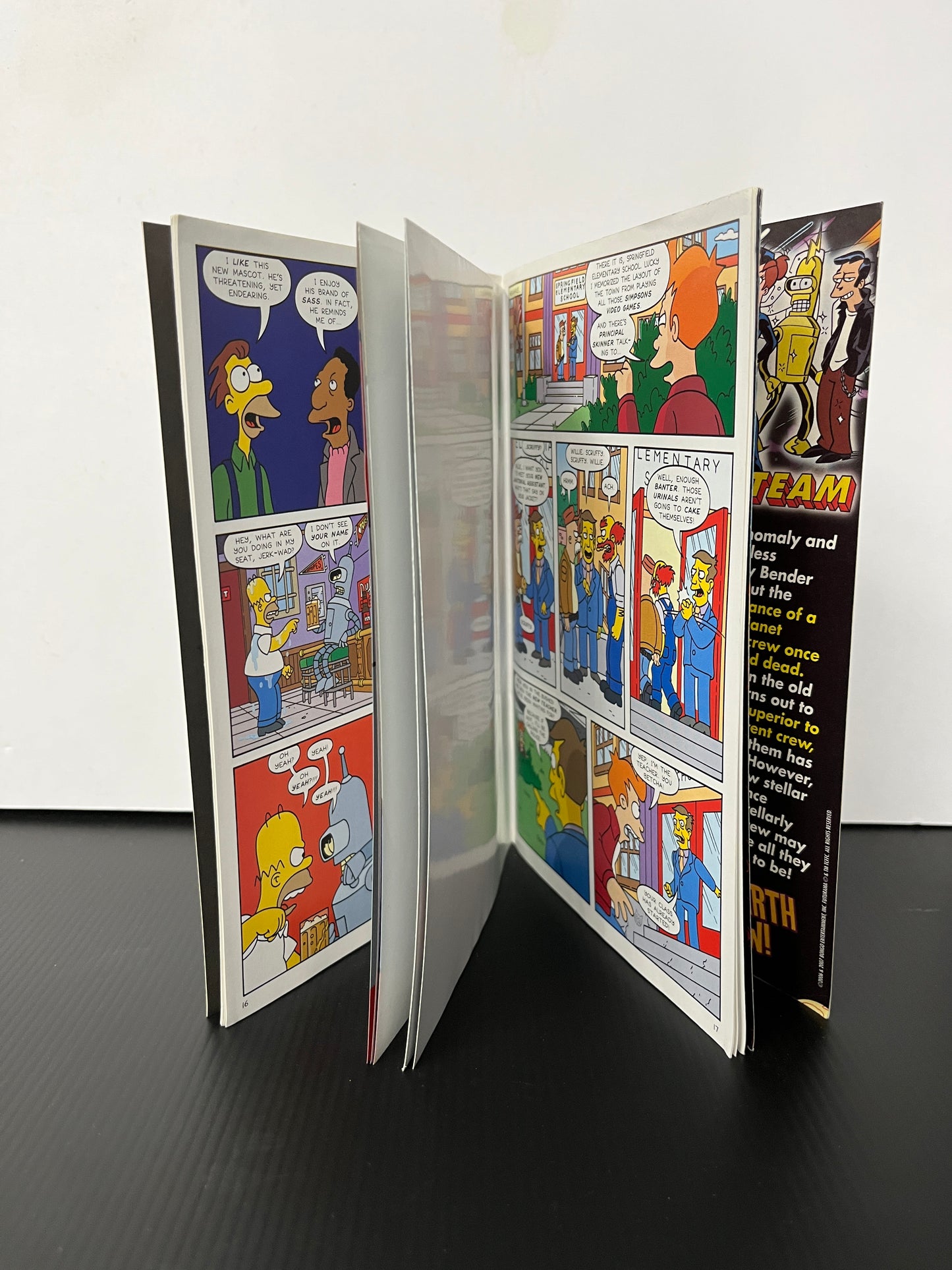12 Futurama Comics Lot + Futurama/Simpsons Infinitely Secret Crossover #1 w/ Poster, #2