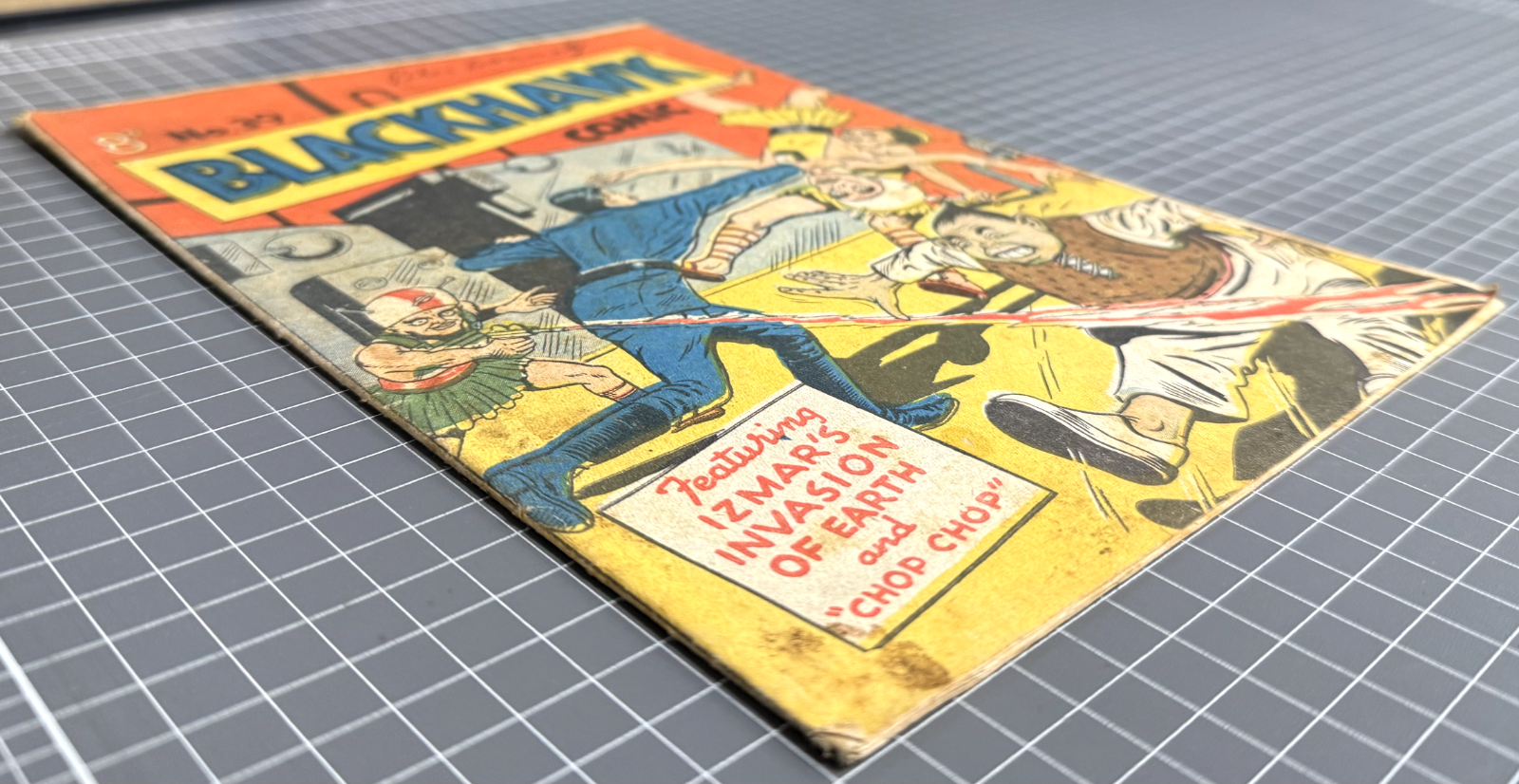 BLACKHAWK COMIC #39 YOUNG'S MERCHANDISING AUSTRALIAN COMIC PRE-DECIMAL 1952