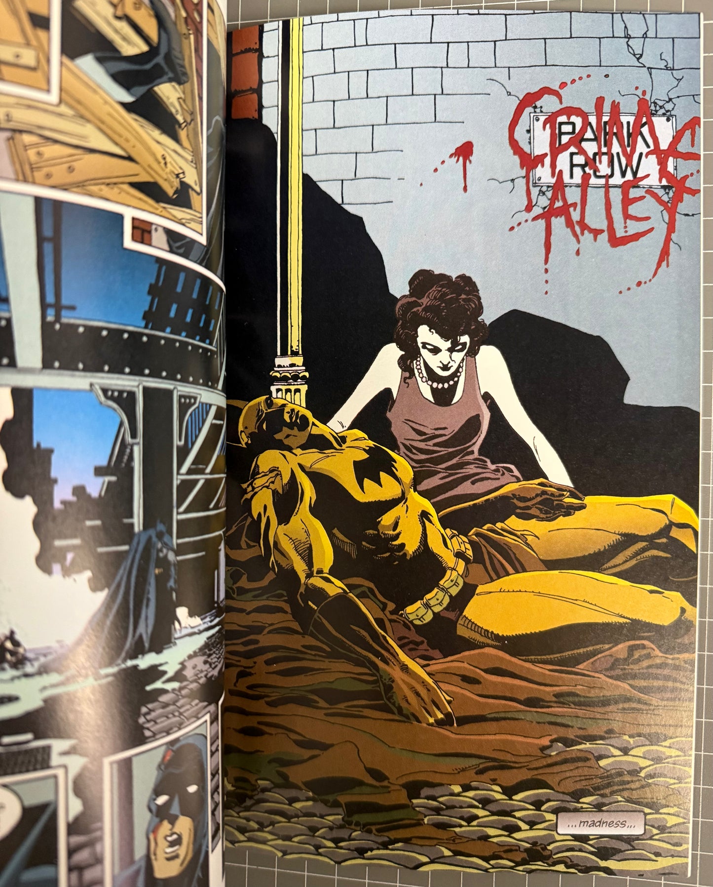 BATMAN MADNESS: A LEGENDS OF THE DARK KNIGHT HALLOWEEN SPECIAL [DC] COMIC 1994
