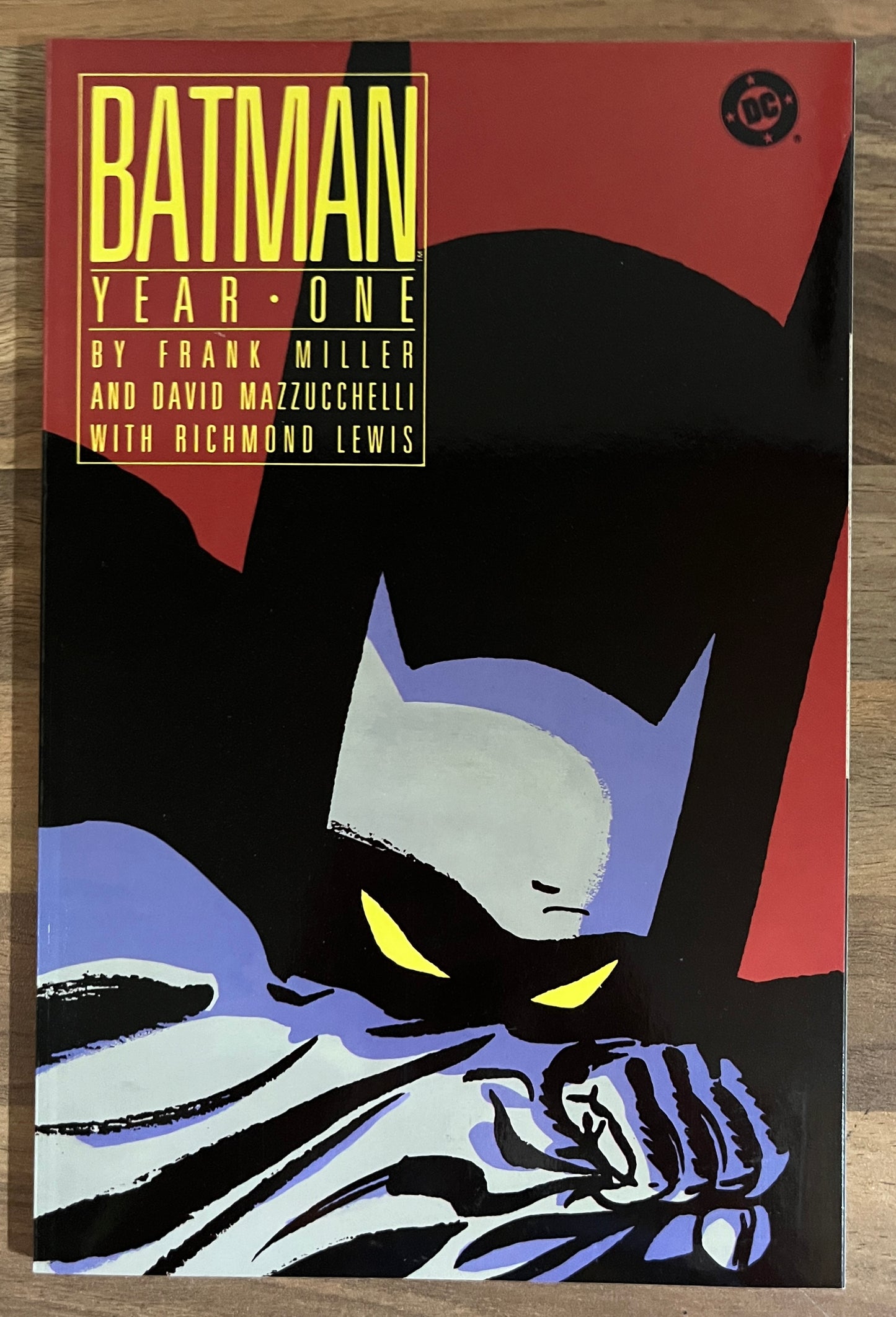 Batman Year One Graphic Novel TPB - Frank Miller, David Mazzucchelli, Richmond Lewis
