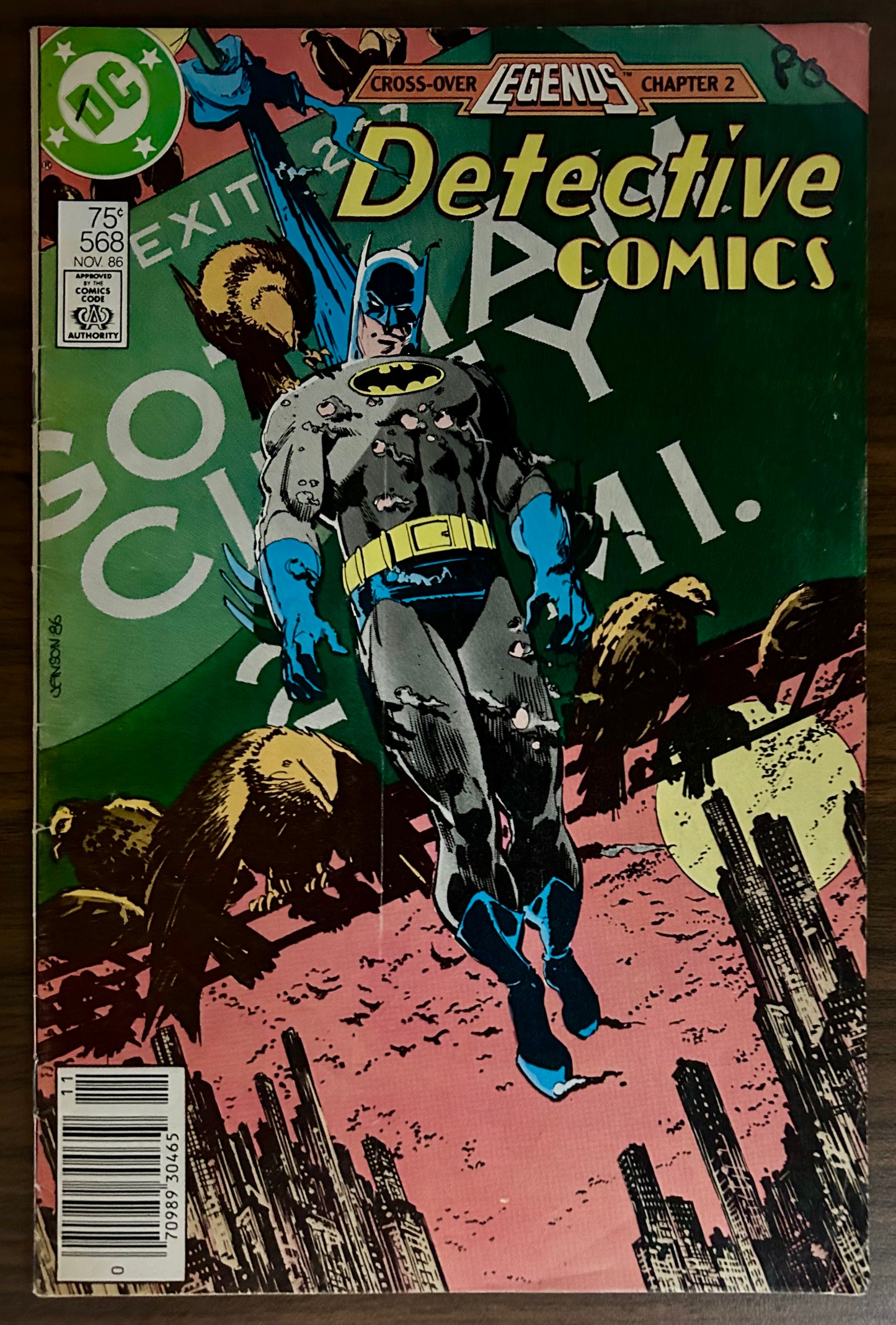 DETECTIVE COMICS #568 [DC COMICS] NEWSSTAND 1986 VG/FN